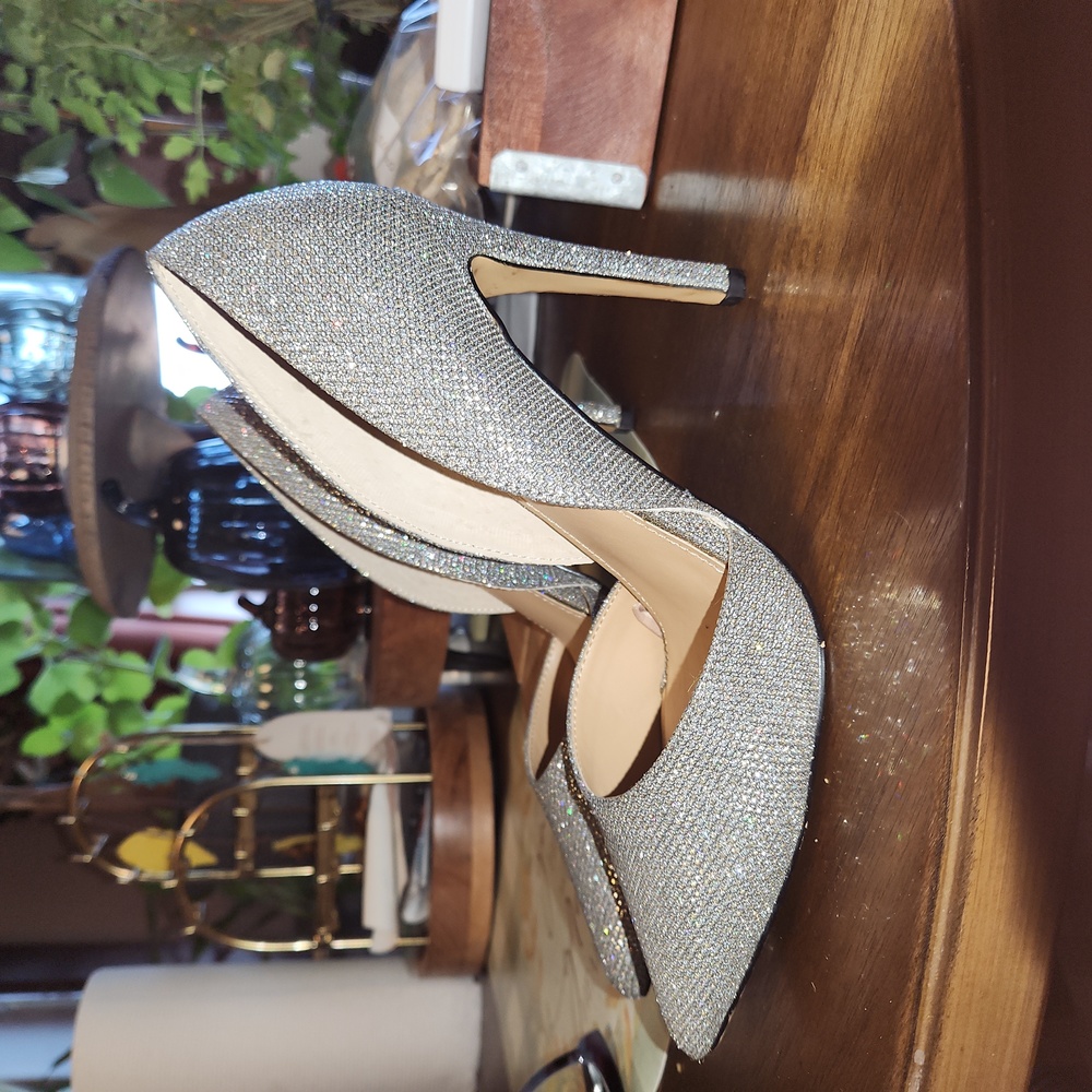 Express heels size 8M